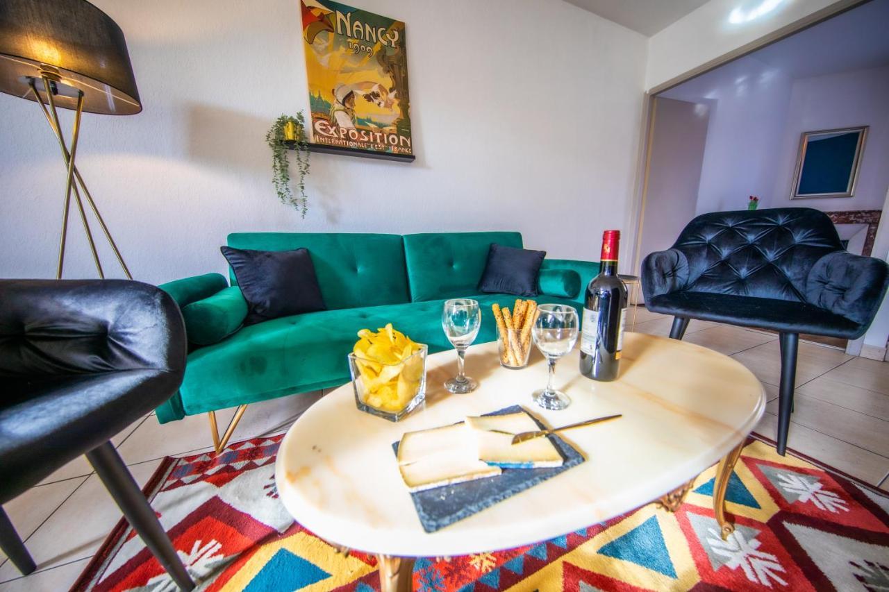 Thermal A 2 Min -le 1909- 8 Pers- Parking Chez Julie Appartement